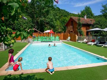 Gîte pour 5 personnes, avec bassin pour enfant à La Bastide-de-Sérou