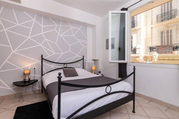 Hôtel pour 2 personnes, animaux acceptés à Toulon - 2