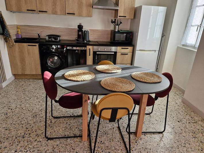 Location de vacances pour 4 personnes, avec Terrasse ainsi que Jardin et Vue à Baume-les-Messieurs - 4