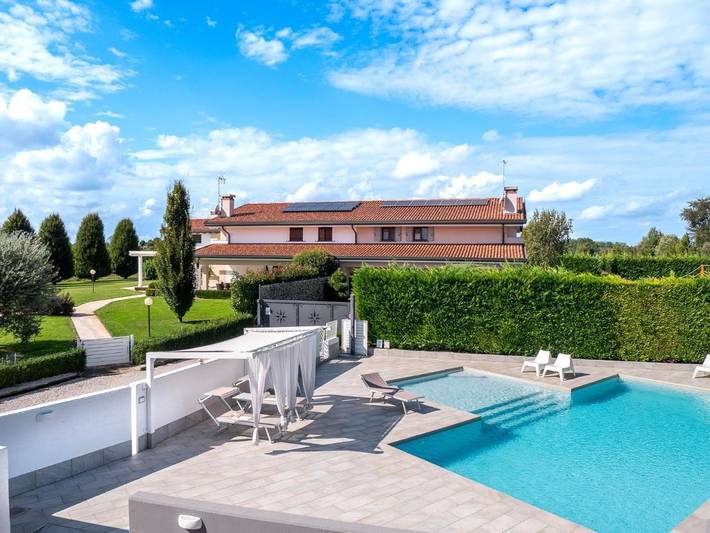 Casa vacanza per 4 persone, con giardino e piscina nonché panorama - 1