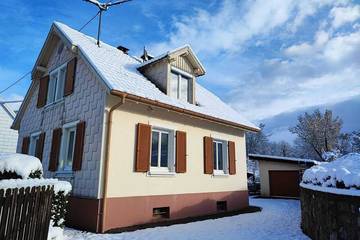 Gîte pour 8 personnes, avec jardin, animaux acceptés à Husseren-Wesserling