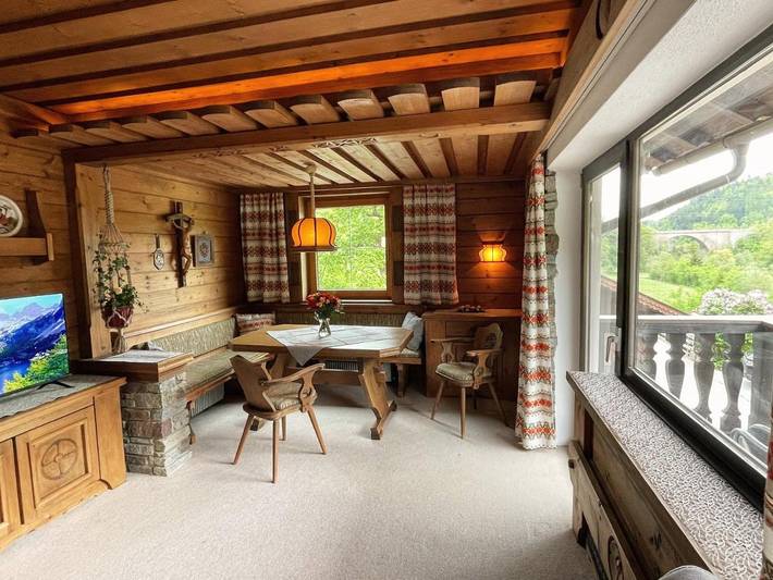 Ferienwohnung für 5 Personen, mit Ausblick und Garten in Mutters