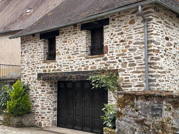 Location de vacances pour 5 personnes, avec vue à Ségur-le-Château - 2