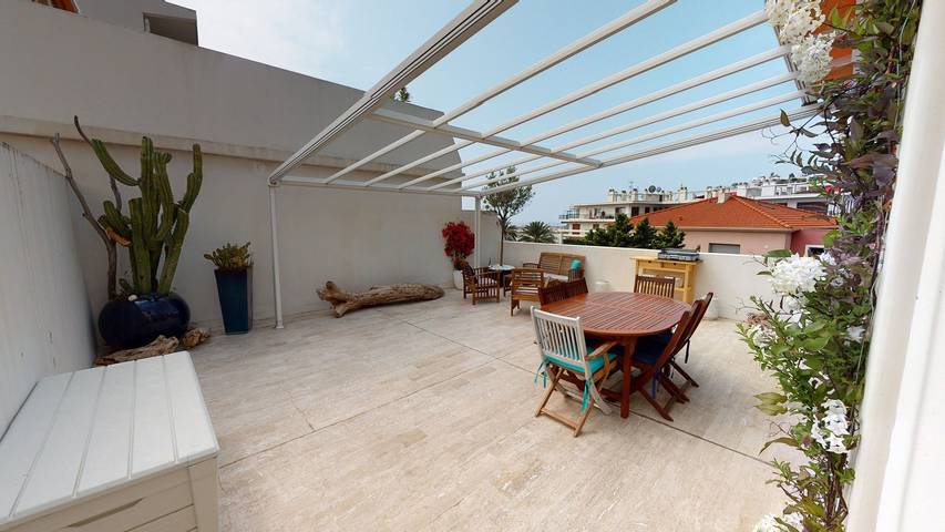 Appartement de vacances pour 5 personnes, avec piscine ainsi que vue sur l’océan et balcon, adapté aux familles dans les Alpes maritimes - 2