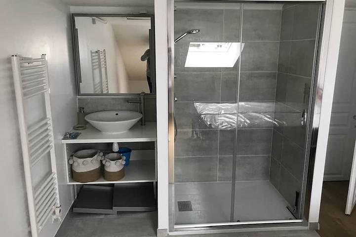 Location de vacances pour 7 personnes, avec terrasse et jardin dans Office De Tourisme Du Chateau D Oleron - 4