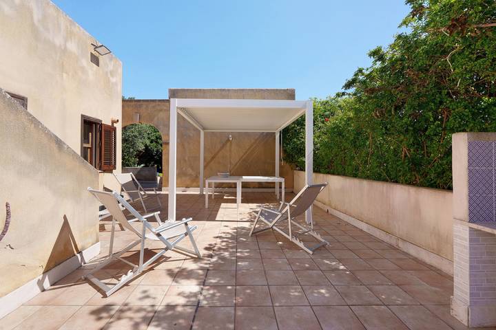 Villa „Diego“ mit Meerblick, Wlan und Klimaanlage in Favignana Stadt, Favignana