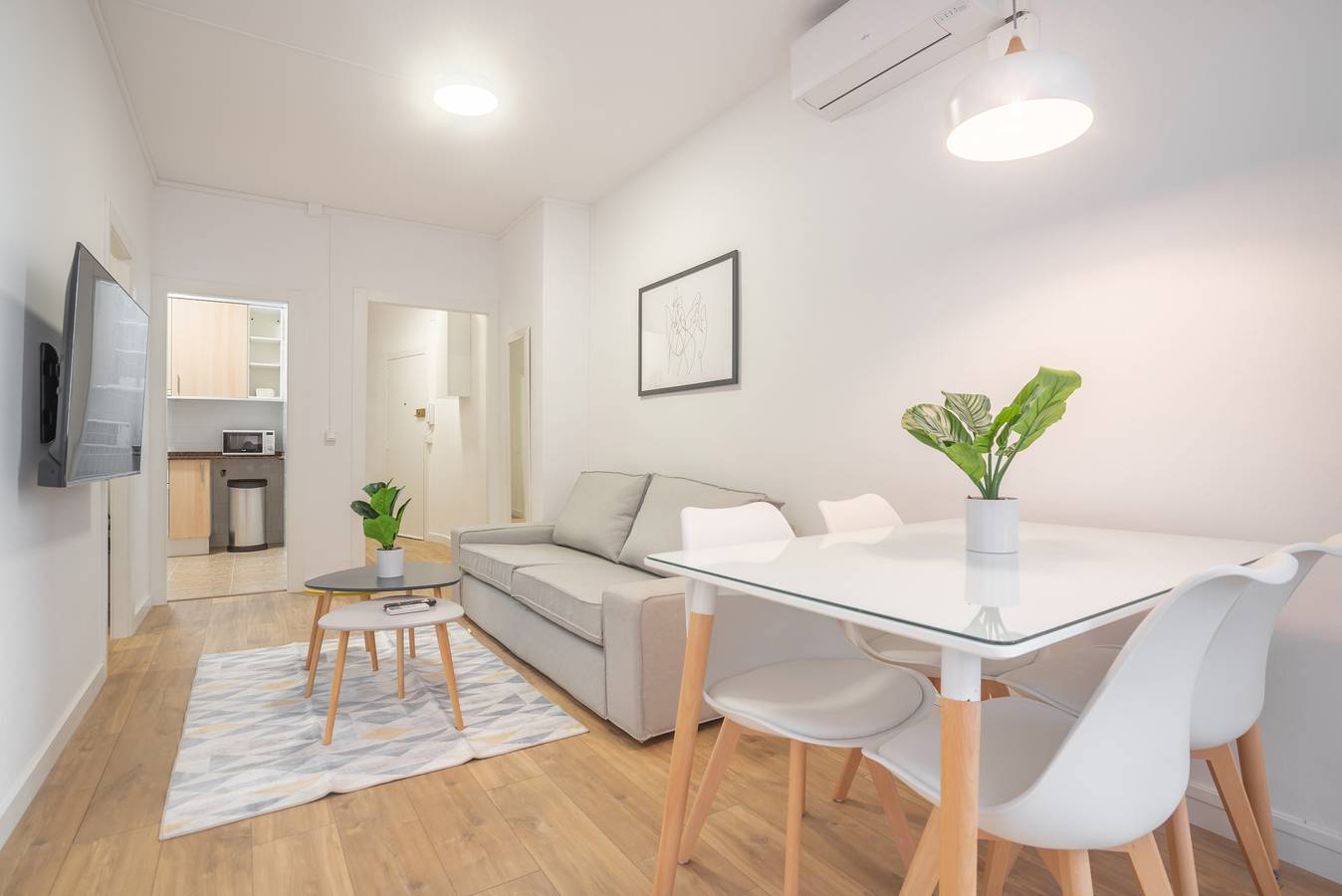 Entire apartment, Ref. 367012 in Barcelona Centre, Barcelona