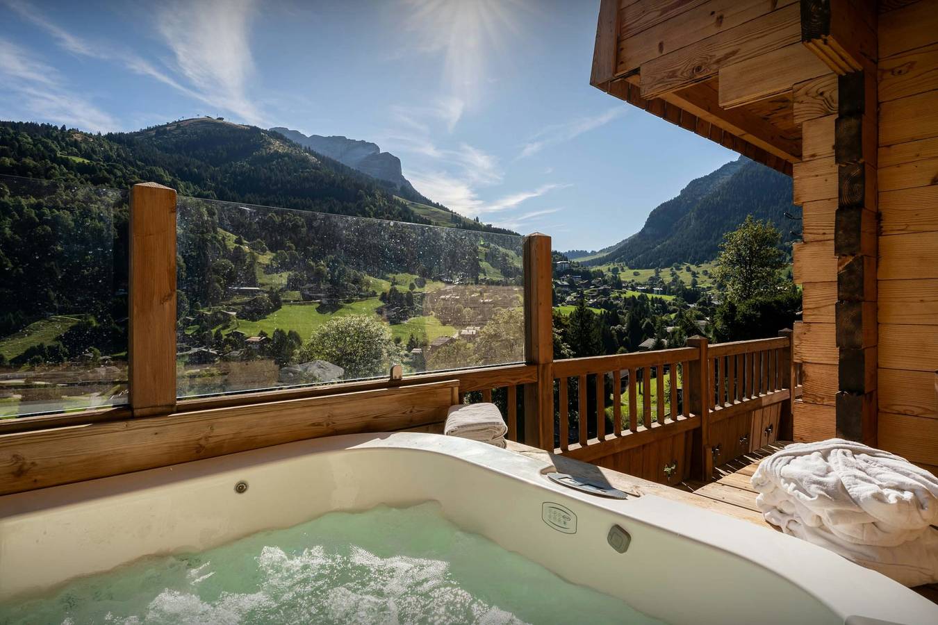 Chalet 5 étoiles pied des pistes - jacuzzi et vue magnifique - Ovo Network in La Clusaz, Région d'Annecy