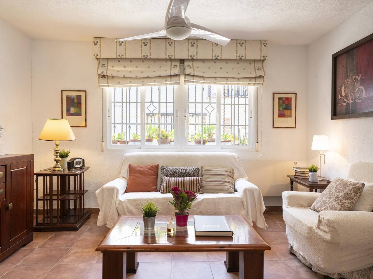 Maison chaleureuse avec cour au cœur de Grenade in Zaidín - Vergeles, Grenade