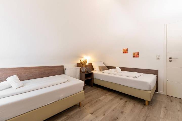 Hôtel pour 2 personnes, avec terrasse à Kerpen - 2