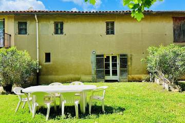 Location de vacances pour 7 personnes, avec jardin à Miramas