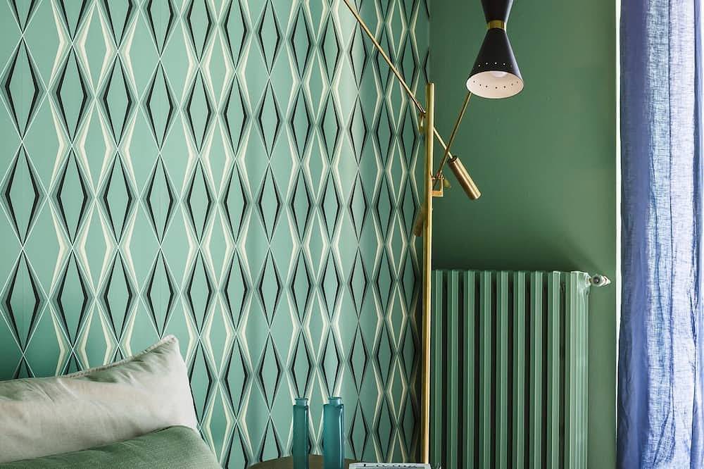 Hel lejlighed, Suite \"Tinca\" at 2 steps from the lake with private dehor, lounge bar and swimming pool in Riva (Faggeto Lario), Faggeto Lario