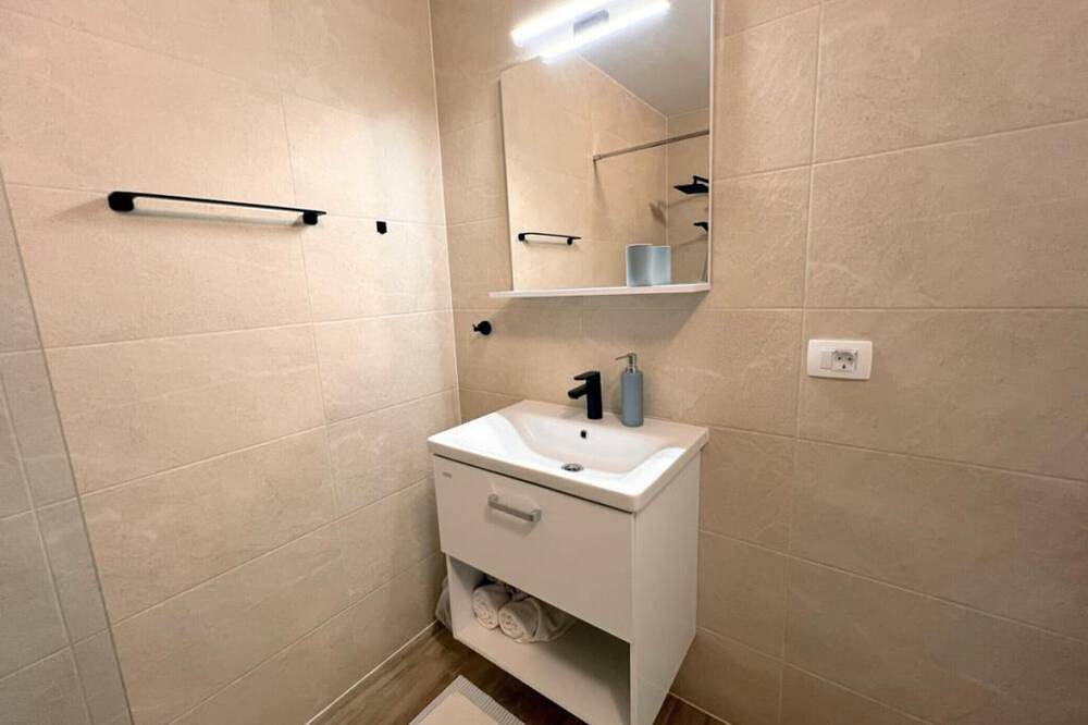 Ganze Wohnung, One bedroom apartment with sea view (4) in Dubrovnik-Neretva