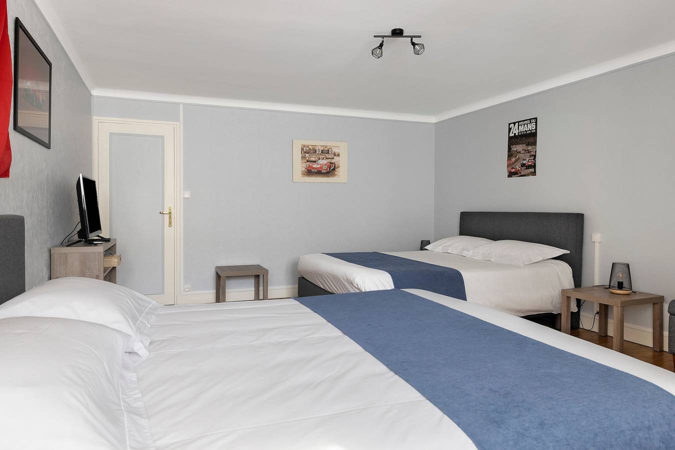 Chambre d'hôtes 'Chambre Ferrari' avec terrasse partagée, jardin partagé et Wi-Fi in Laigné-en-Belin, Sarthe