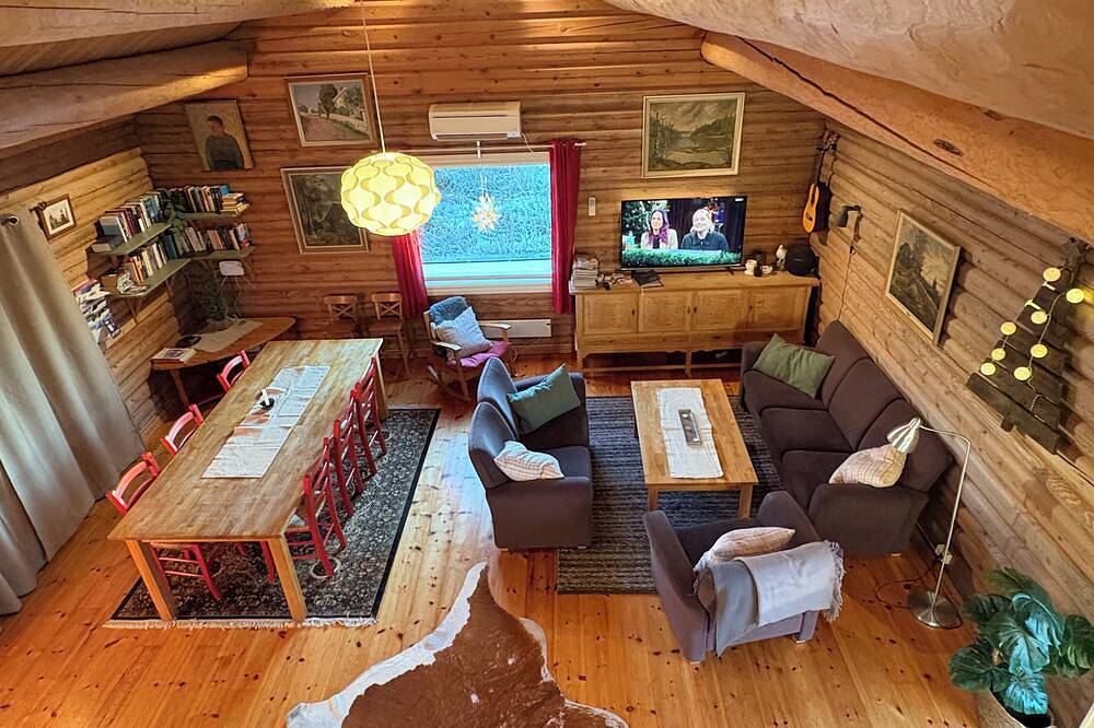 Log cabin near Sjusjøen and Lillehammer in Ringsaker