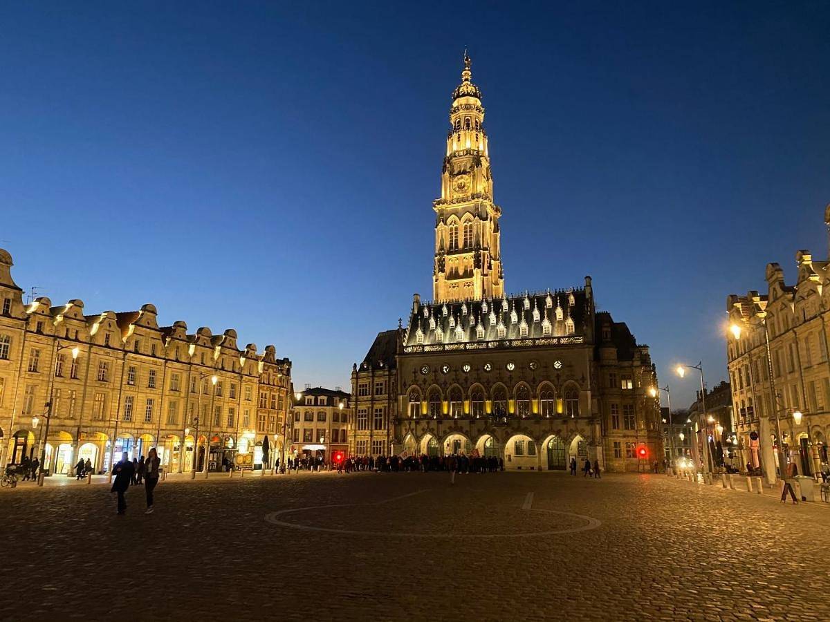 La cour des grands in Arras, Région d'Arras