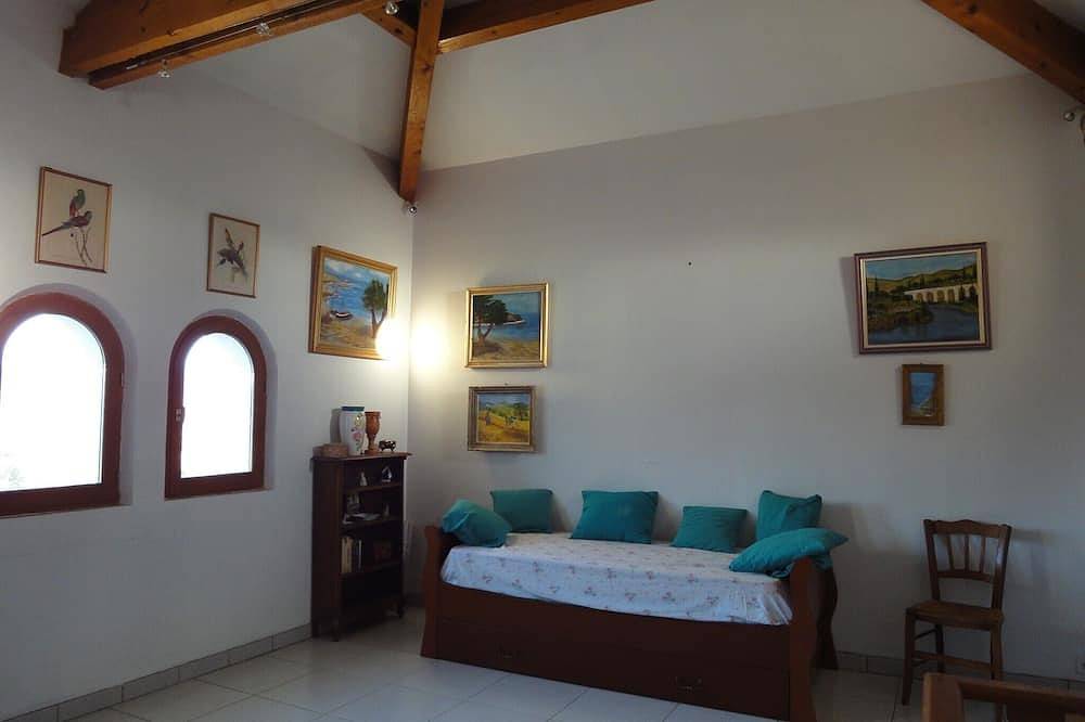 Large house for 2 to 8 people with private pool in Valréas, Enclave de Valreas