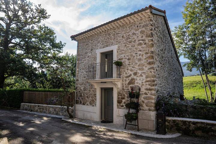 Location de vacances pour 4 personnes, avec terrasse et vue à Serres-sur-Arget - 2
