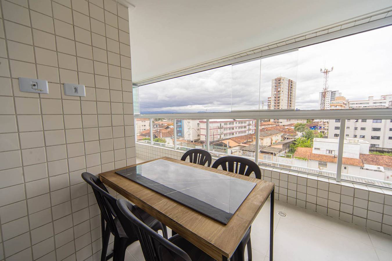 Ganze Wohnung, Apto com Garagem e Varanda a 450m da Praia in Praia Grande, Baixada Santista