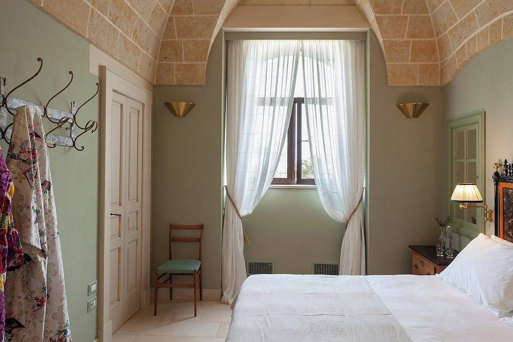 Montekore - Vier Schlafzimmer Villa, Schläft 8 in Cannole, Lecce Provinz