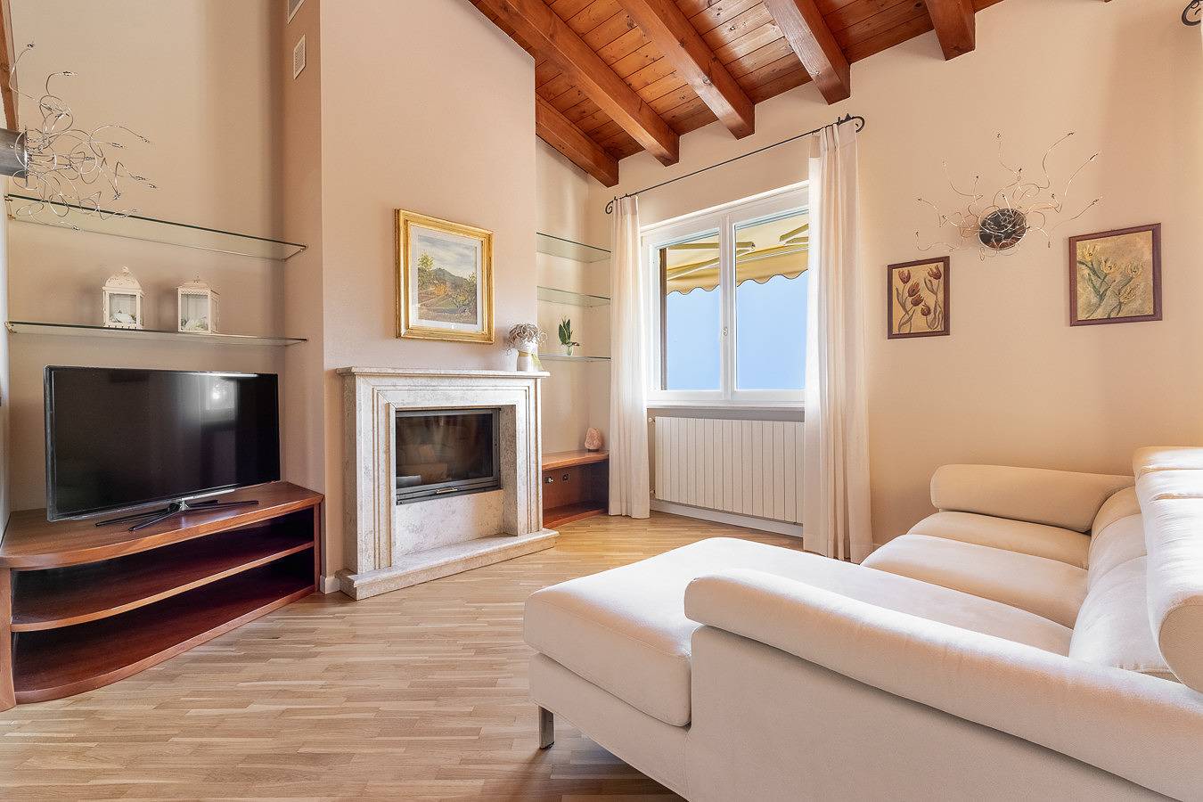 Ganze Wohnung, Marietta Home with lake view in Gardone Riviera, Gardasee-Berge