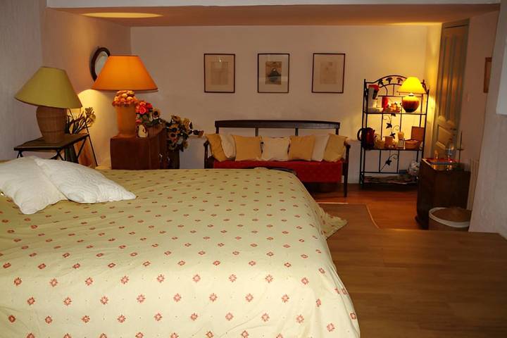 Chambre d’hôte pour 2 personnes, avec jardin dans le Gard - 3