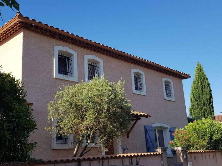 Villa für 6 Personen, mit Terrasse und Pool sowie Garten - 1