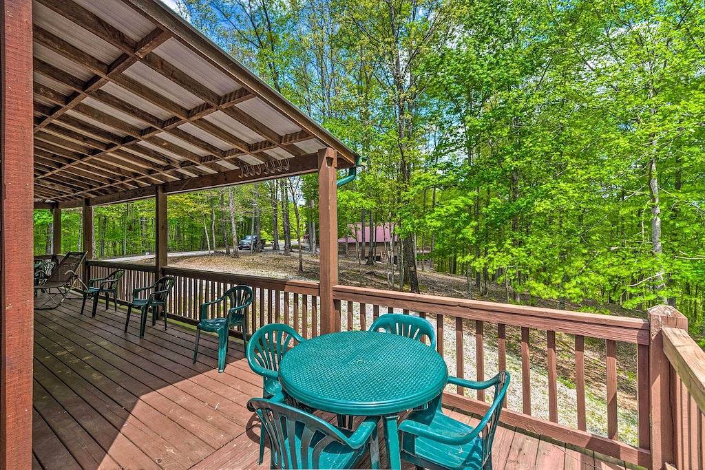 Lake House w/ Hot Tub + Fire Pit - 1 Mi to Marina! in Dale Hollow Lake
