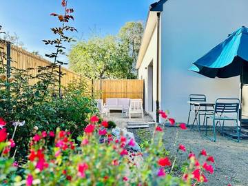 Gîte pour 2 personnes, avec terrasse à Lanouée