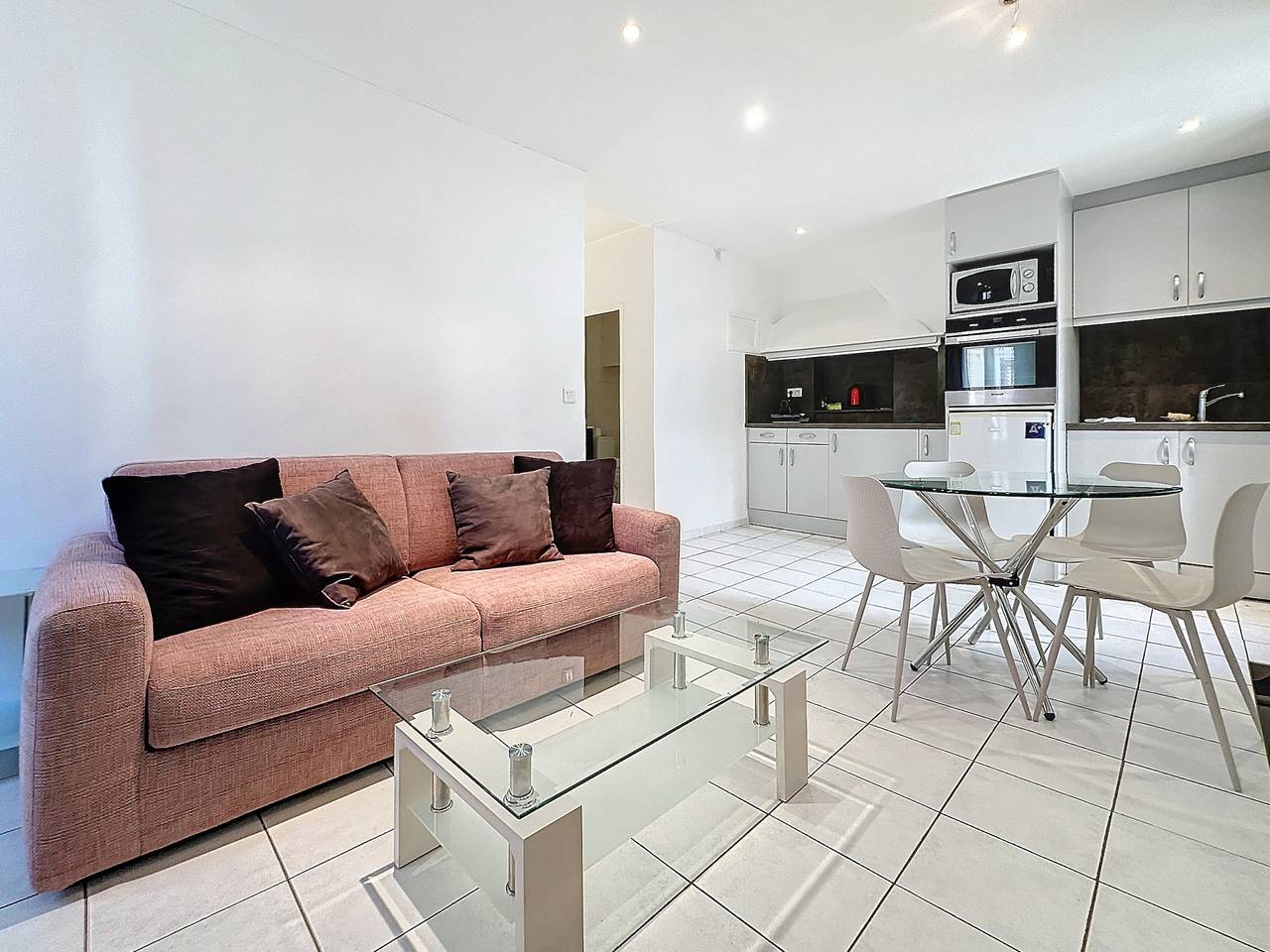 Hel lejlighed, Central 1 bedroom Riouffe 206 2 mins from Palais in Cannes, Middelhavskysten (Frankrig)