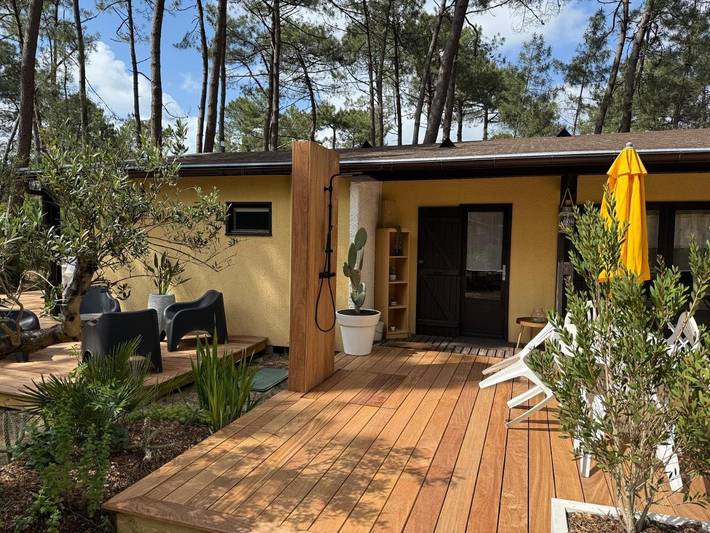 Appartement de vacances pour 4 personnes, avec jardin ainsi que terrasse et piscine