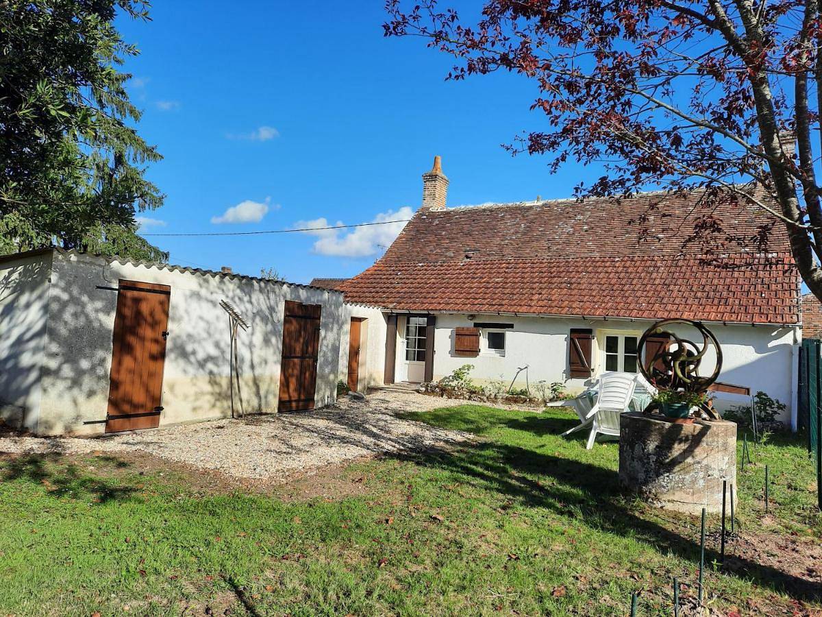 Two-Bedroom House in Marcilly-en-Gault, Sologne