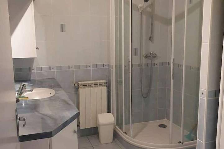 Location de vacances pour 11 personnes, avec terrasse ainsi que jacuzzi et jardin à Saint-Rome-de-Tarn - 4