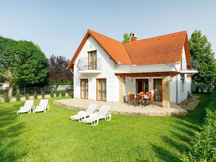 Ferienhaus für 10 Personen, mit Seeblick und Garten in Plattensee Südufer