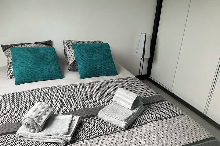 Location de vacances pour 8 personnes, avec jardin et terrasse, animaux acceptés à Plouégat-Guérand - 3