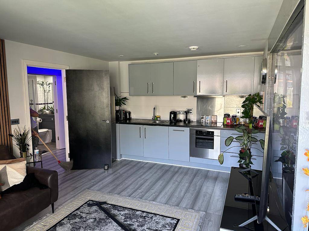 Ganze Ferienwohnung, 1 Bed Penthouse - Hot Tub - Roof Terrace - Parking in Birmingham, Birmingham und Umgebung