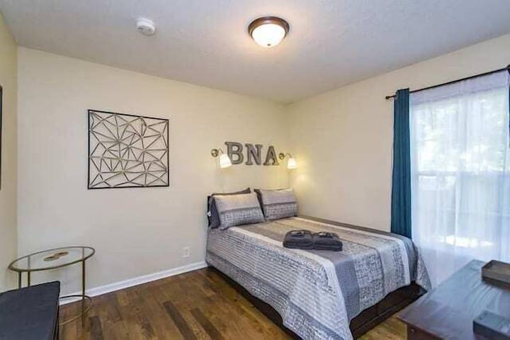 Vacation house for 6 people, with balcony and yard in Nashville