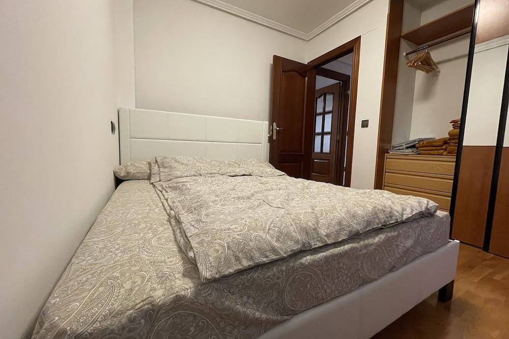 Entire apartment, Bonito Piso con Aparcamiento a pie de la Calle in Nájera, La Rioja Province