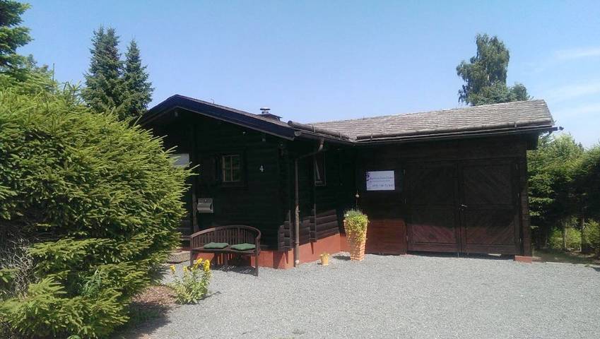 Ferienhaus für 4 Personen, mit Terrasse und Garten sowie Ausblick in Bromskirchen