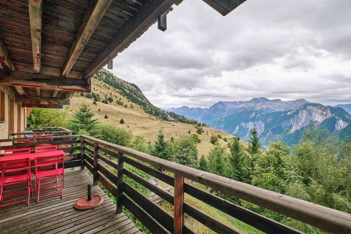 Location de vacances pour 4 personnes, avec balcon ainsi que sauna et jacuzzi dans Parc national des Écrins