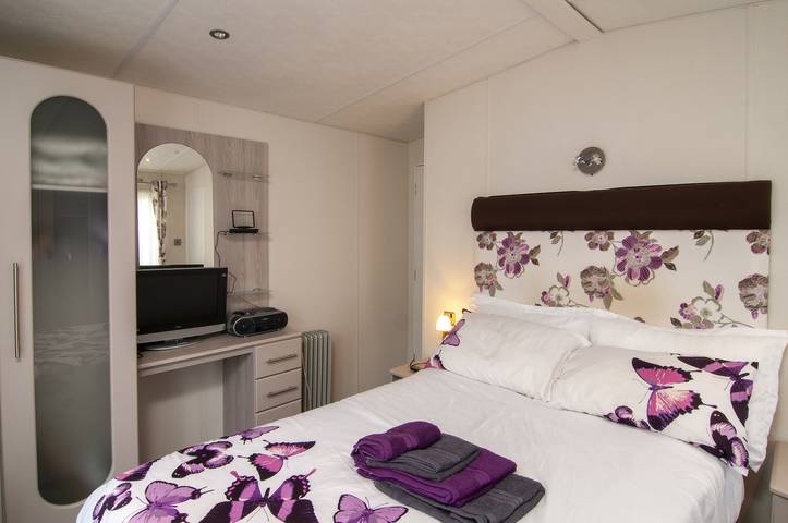 Lodge for 6 people, with garden and pool as well as terrace in Hastings