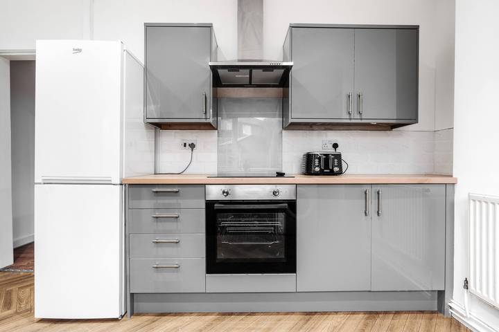 Refurbished Farnworth Home Comfort and Convenience Await for Holiday Makers in Bolton, Greater Manchester