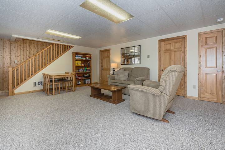 Cabin rentals and lodges for 6 people, with hot tub and balcony, with pets in Tobermory (Ontario)