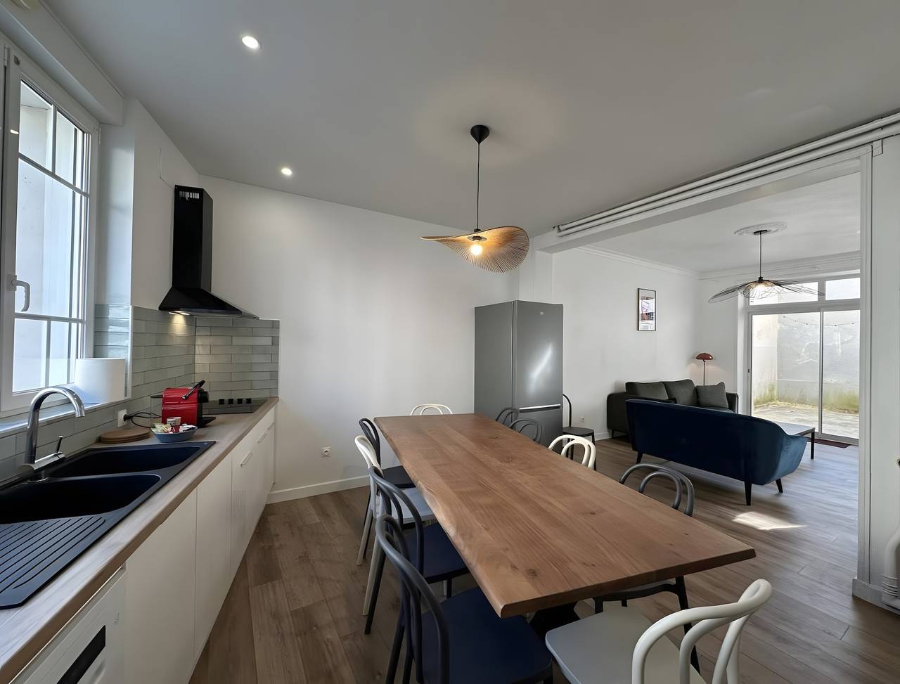 Casa Vacacional de 146 m² cerca del centro con terraza privada y Wi-Fi in Reims, Marne