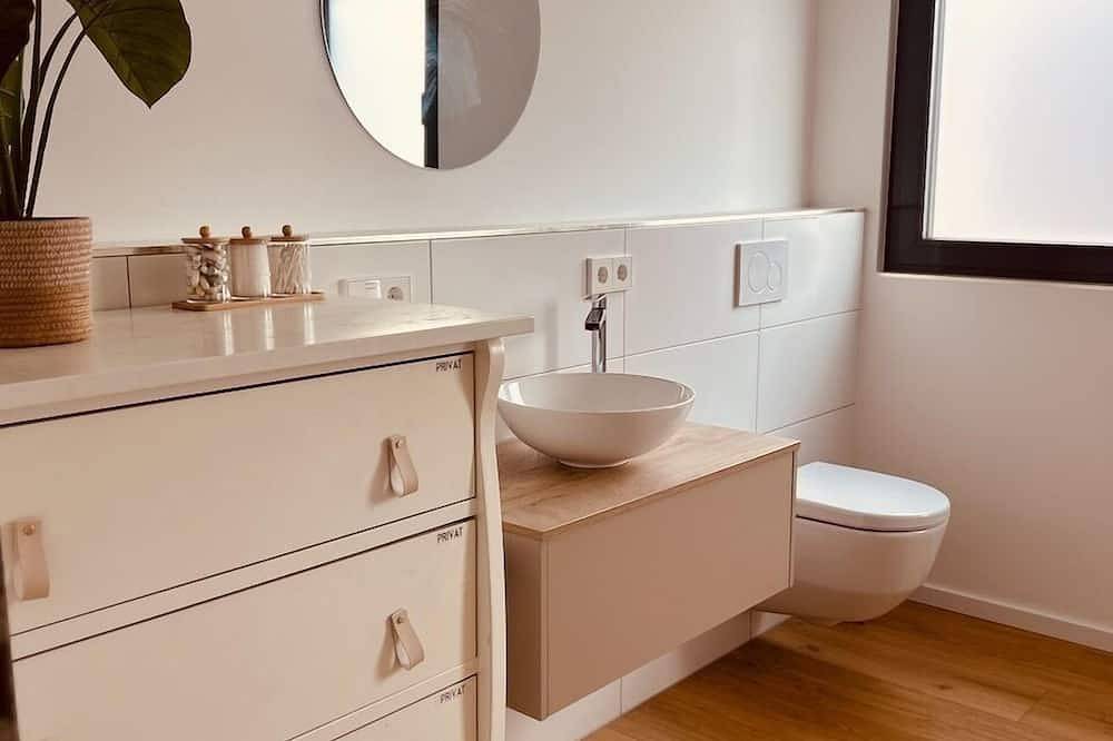 Ganze Wohnung, Dachnest - Wunderbare neue Dg-Wohnung mit Ausblick in Kirchentellinsfurt, Neckar-Alb