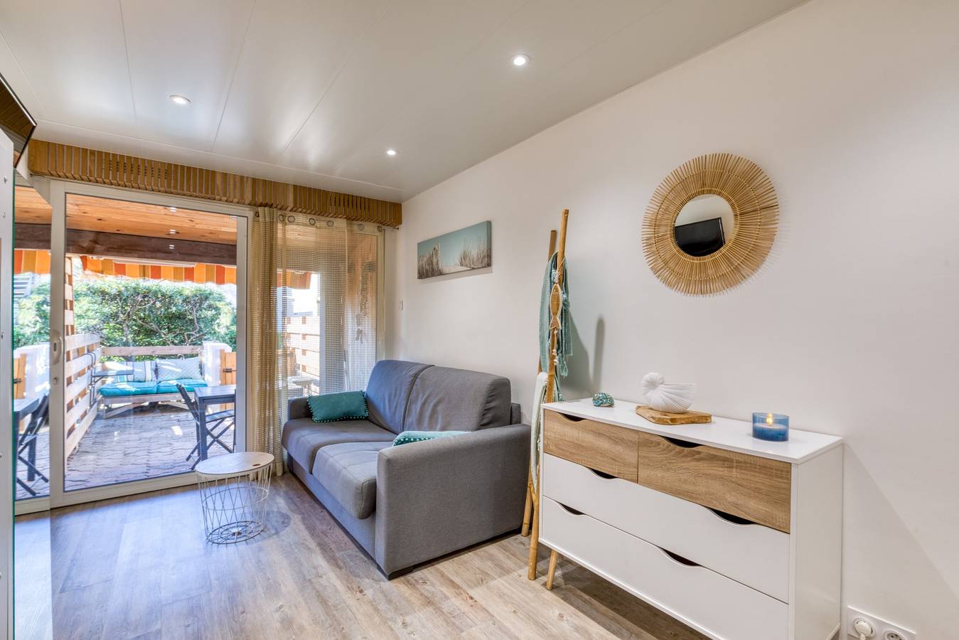 Estudio entero, Acogedor estudio con terraza privada cerca de la playa, ideal para vacaciones en pareja in Cap d'Agde, Agde
