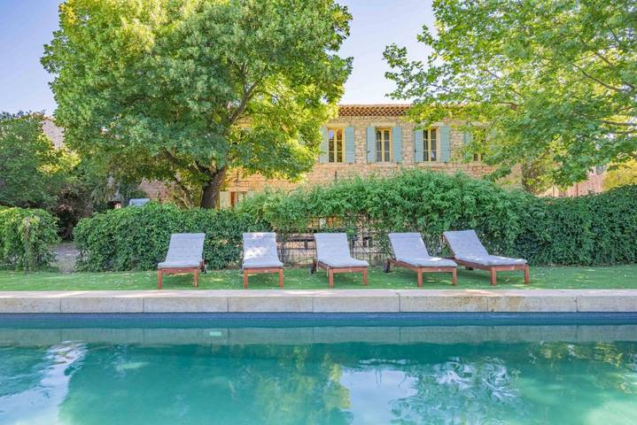 Chambre d’hôte pour 4 personnes, avec jardin ainsi que vue et piscine, adapté aux familles à Rognes - 2