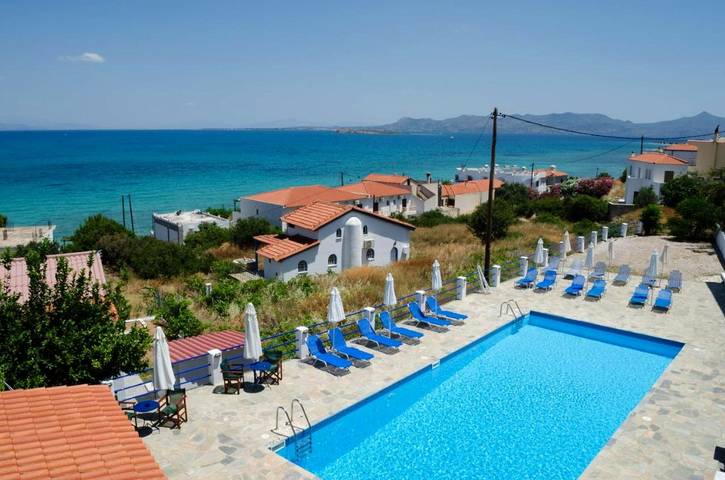 Location de vacances pour 2 personnes, avec balcon et jardin ainsi que vue et piscine dans Agistri - 2