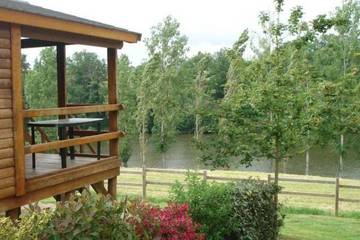 Gîte pour 5 personnes, avec piscine et terrasse à Naucelle