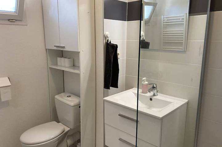 Appartement entier, Appartement T2 à 30 m de la mer , avec belle terrasse et tout en rez de chaussée in Frontignan, Côte méditerranéenne (France)
